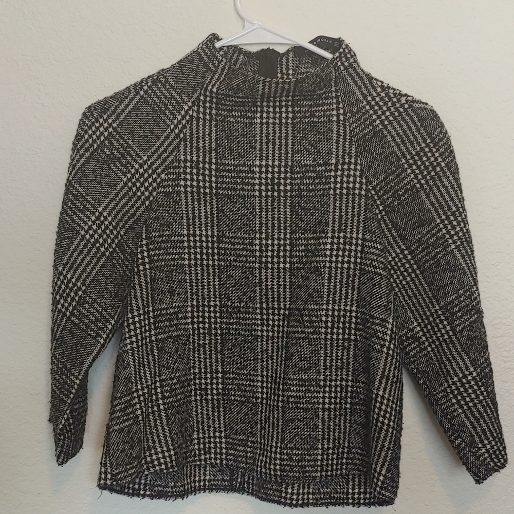 Zara XS crop black/white plaid shirt.